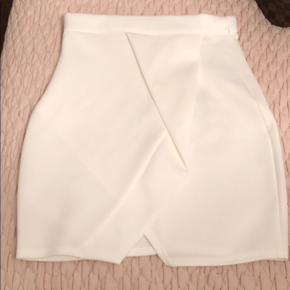 White wrap skirt. Size 4